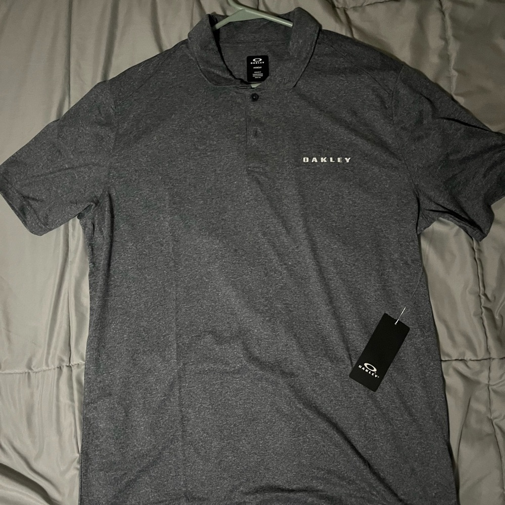 Large oakley shirt